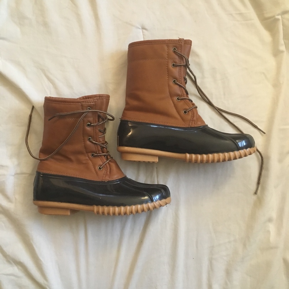 Duck boots